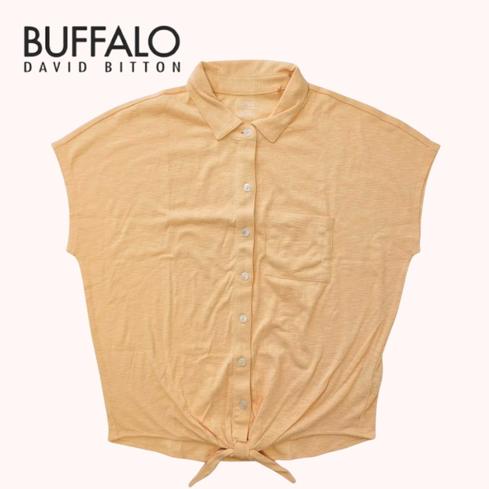 Buffalo David Bitton size small, BNWT, peachy colour tie front relaxed T shirt